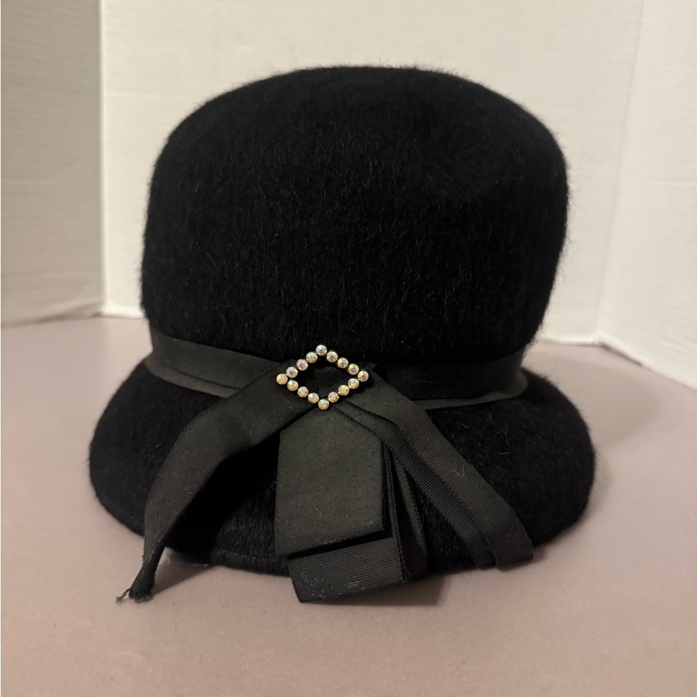 Vintage Black Wool Women's Hat with Ribbon Detail